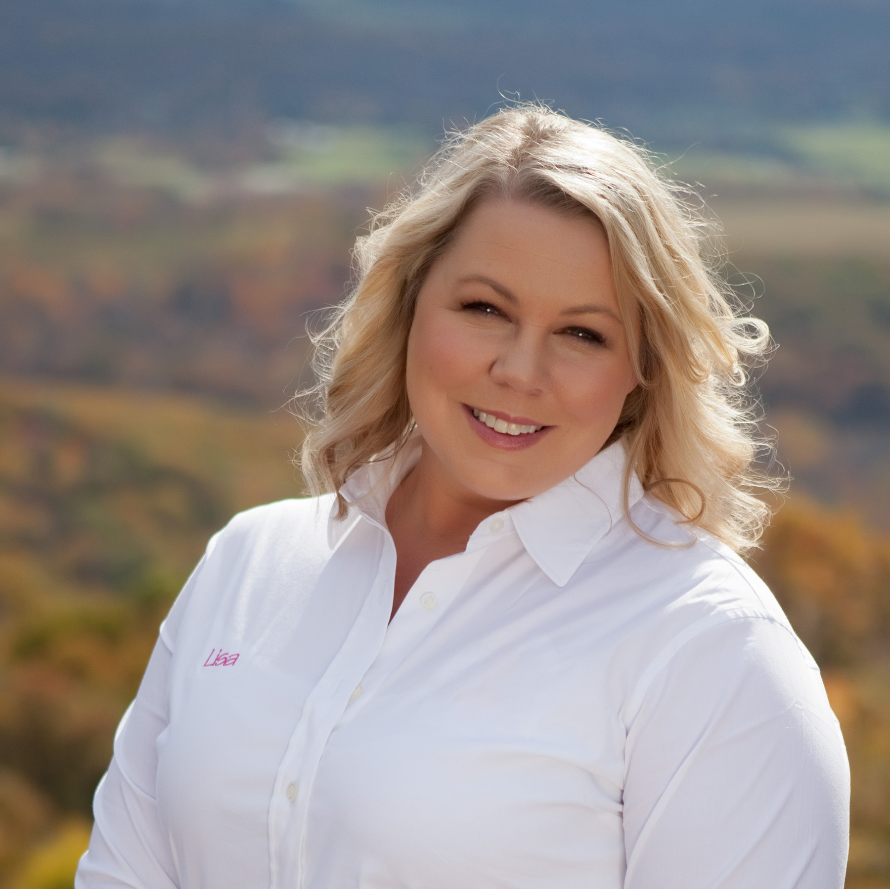 ASHLEY TEAM Lisa meet the team